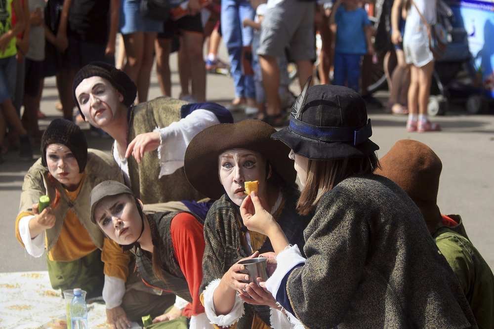 На фестивале уличных театров