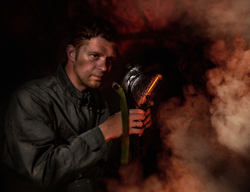 За мгновение...