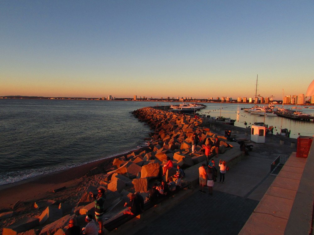 Photograph by Leopoldo Joloidovsky