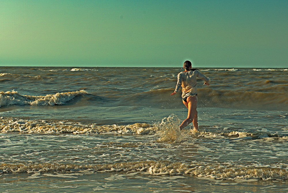 Бегущая по волнам