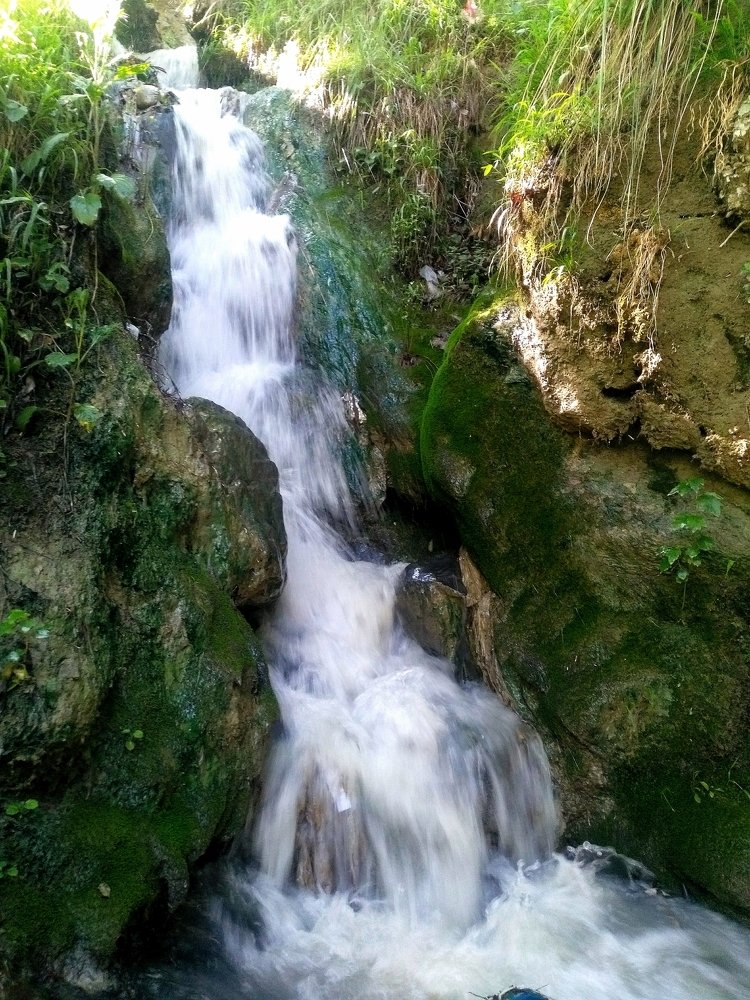 Some natural fountain