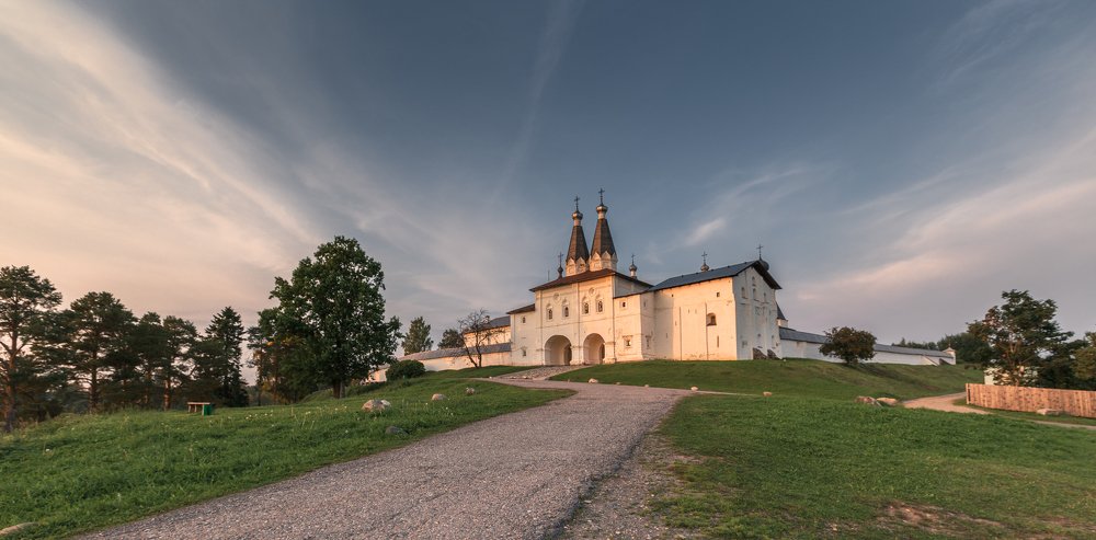 Дорога к храму.