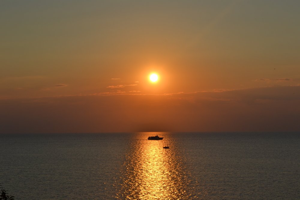 Закат на чёрном море