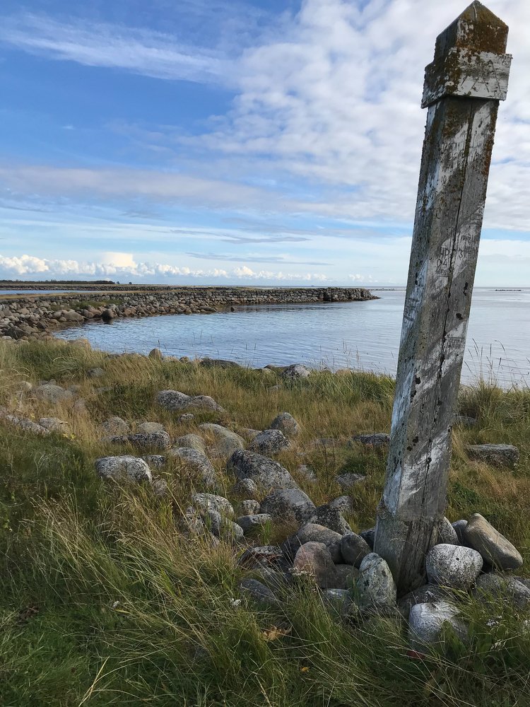 Вид с валунной дамбы/The stone dam