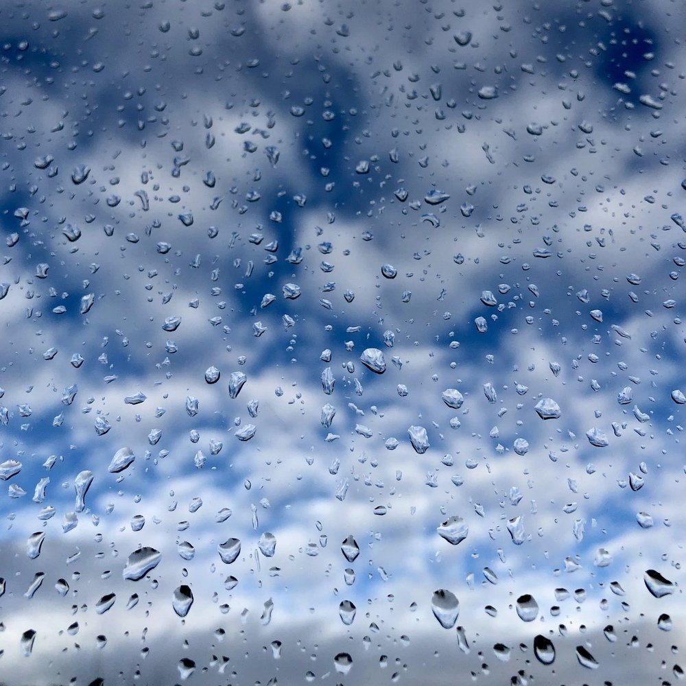 Небо в капельках дождя