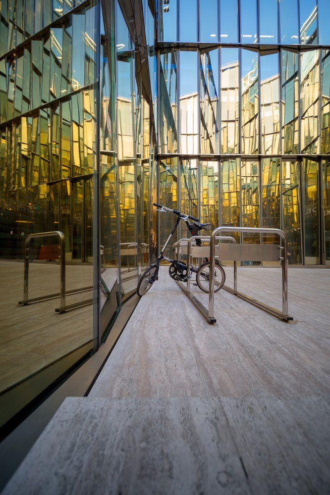 Во дворе бизнес центра Quattro Corti в Санкт-Петербурге.