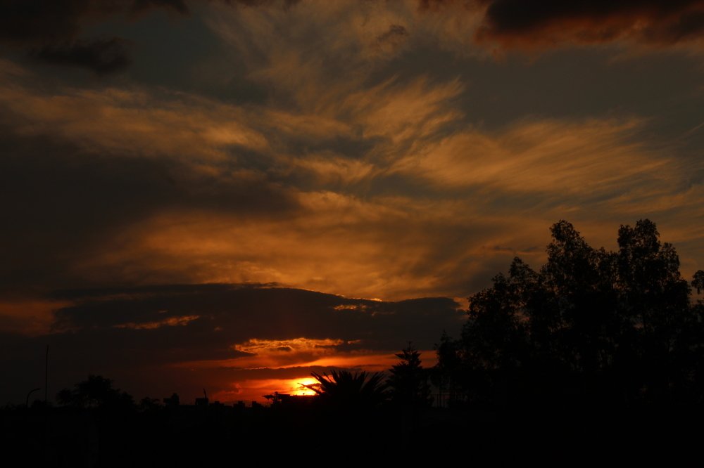 atardecer desde mi ventana durante el confinamiento por el covid