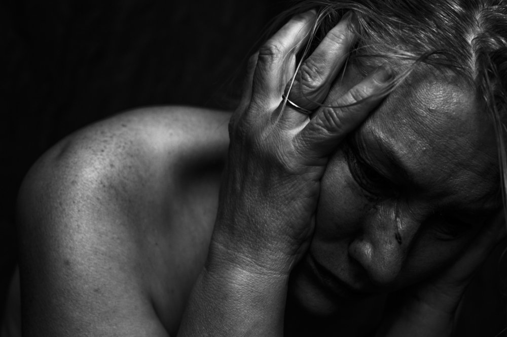 КОГДА  ХОЧЕТСЯ ПЛАКАТЬ  .