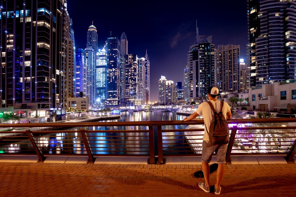 Смотря на будущее