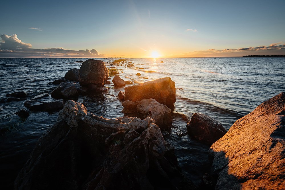 Скалы на закате