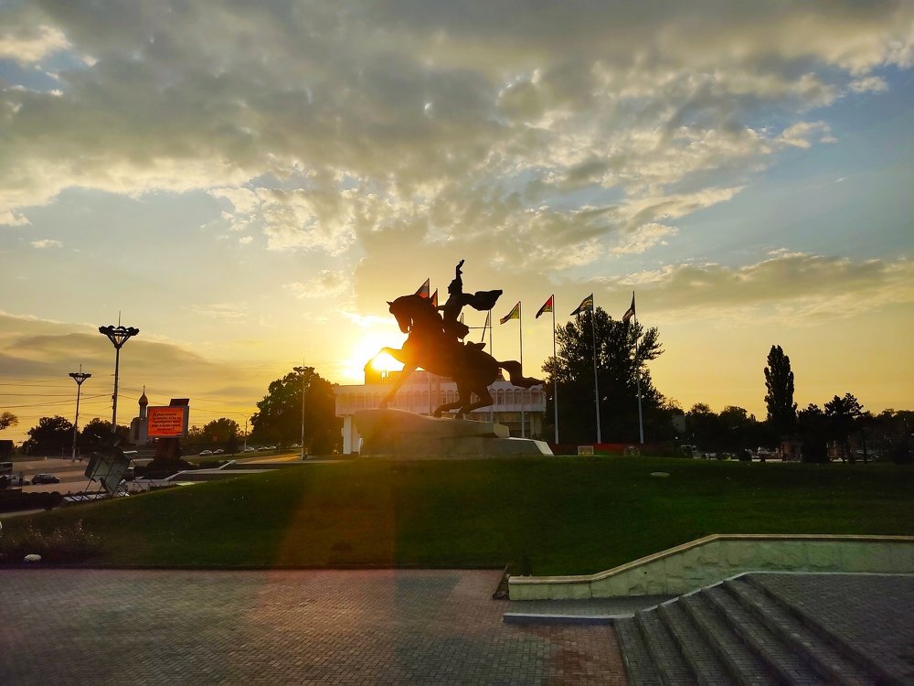 Памятник Суворову в городе Тирасполь