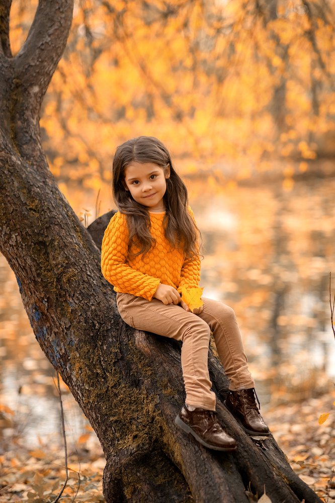 Autumn day with a beautiful girl