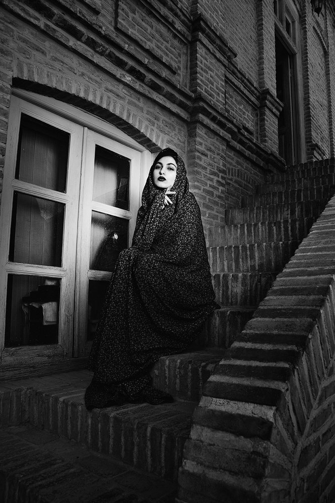 A modern girl in an old house!