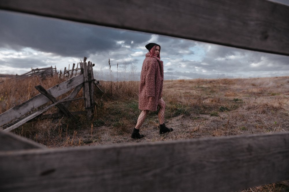 На остатках руин