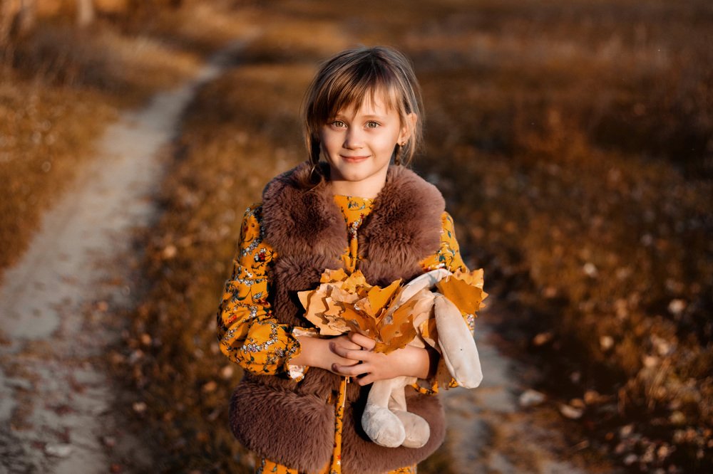 В осеннем лесу.