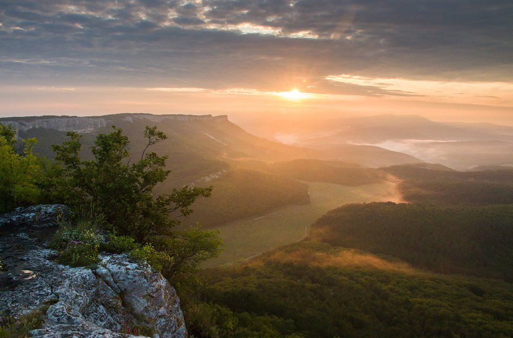 Золотой рассвет на Мангуп-кале