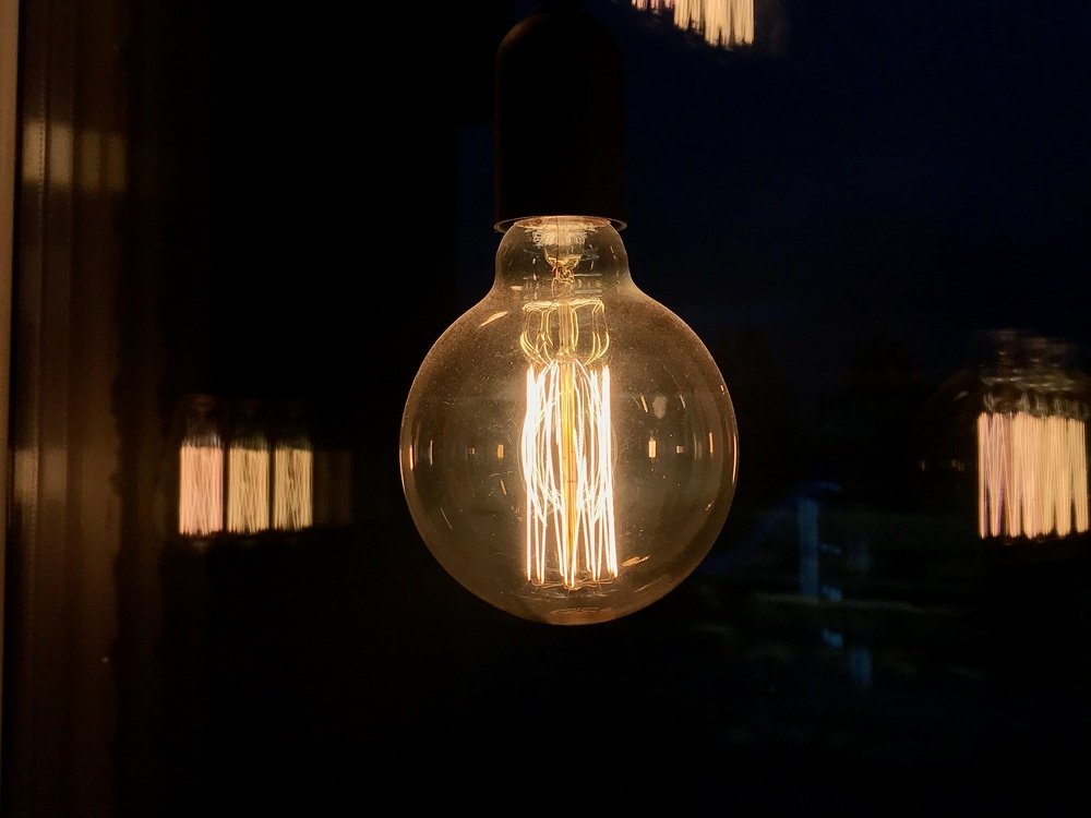 Лампочка в Кофейне.