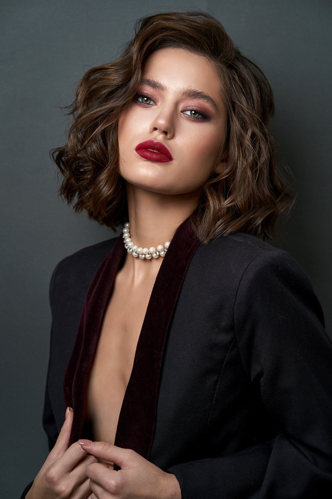 Девушка в пиджаке