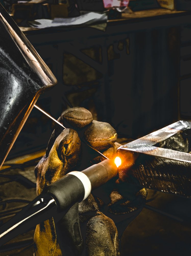 Сварщик за работой