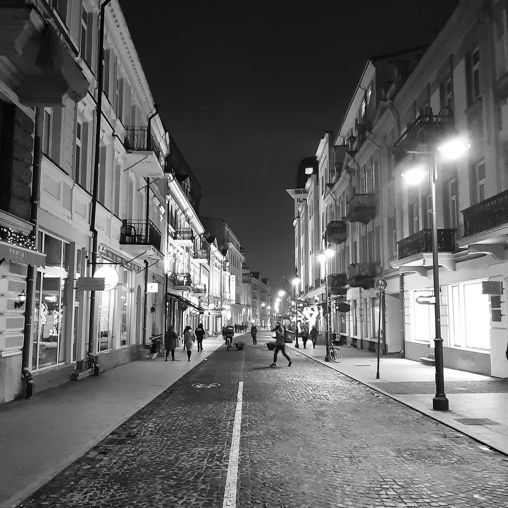 Черное-белое