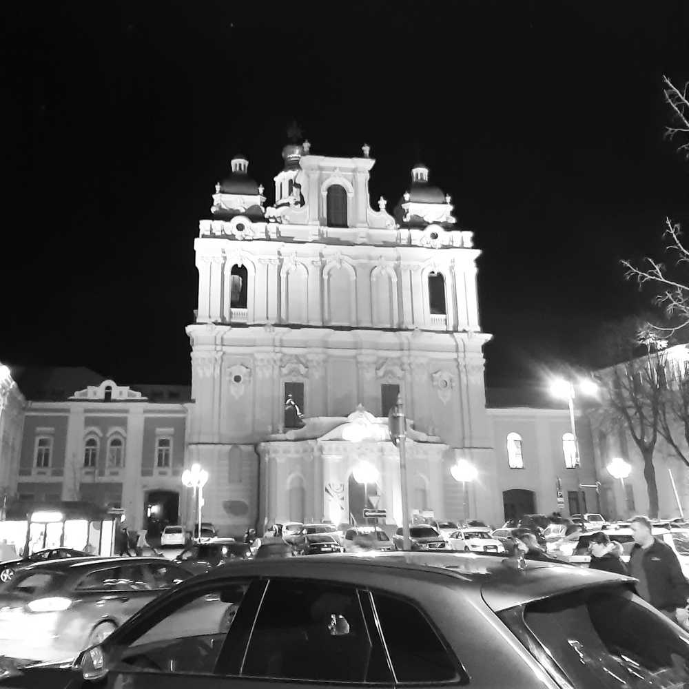 Черное-белое