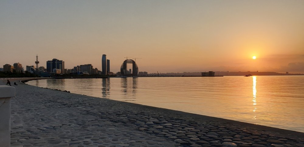 город Баку на закате