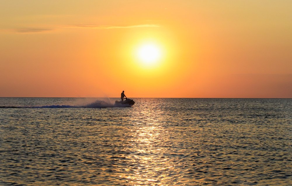 Наедине с морем