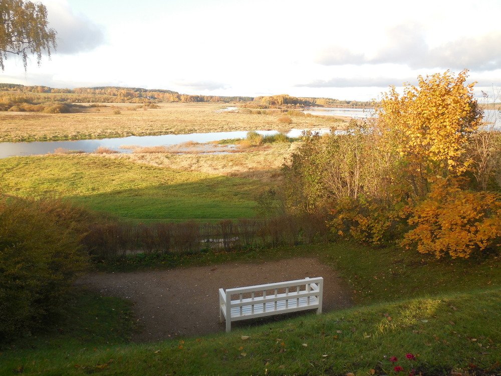 "Былое нельза воротить, но печалится нечему..." Б.Ш. Окуджава.