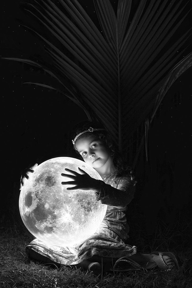 A menina e a lua