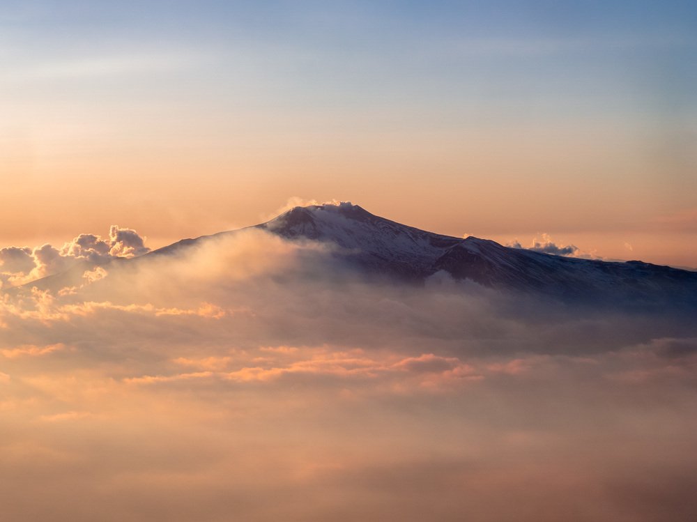 Vulkan Etna bei Sonnenuntergang