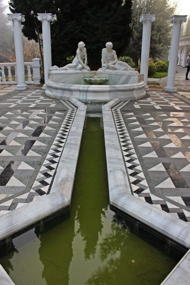 ФОНТАН В ПАРТЕНИТЕ КРЫМ