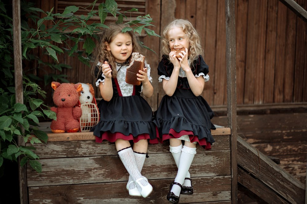 У кого вкуснее кусочек?))