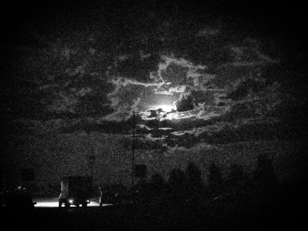 Квадрат, почти черный