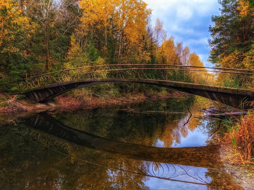 Photograph by Leanid Kulpo