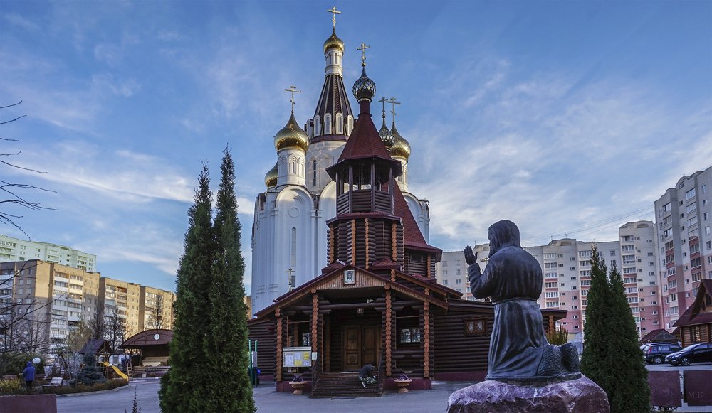 Храмы Серафима Саровского и Покрова в Иванове.
