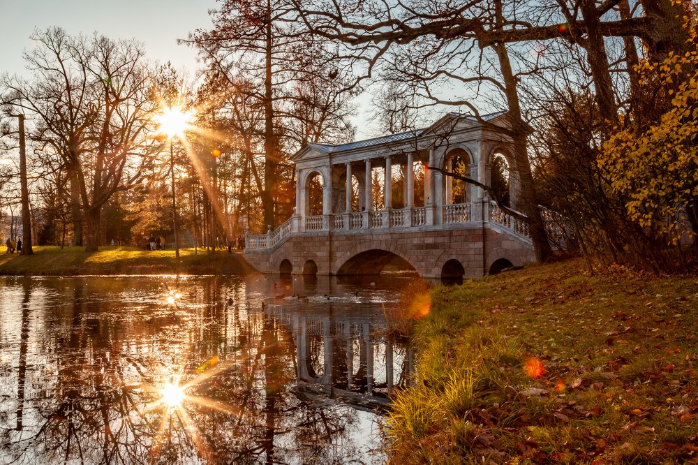 Осенней позднею порою