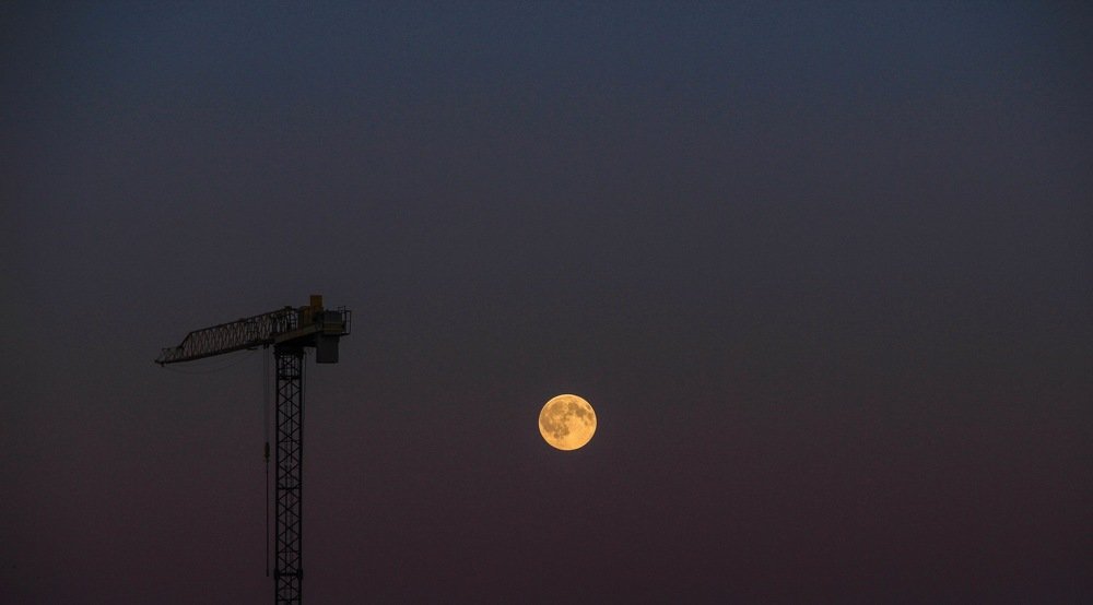 Лунные строители