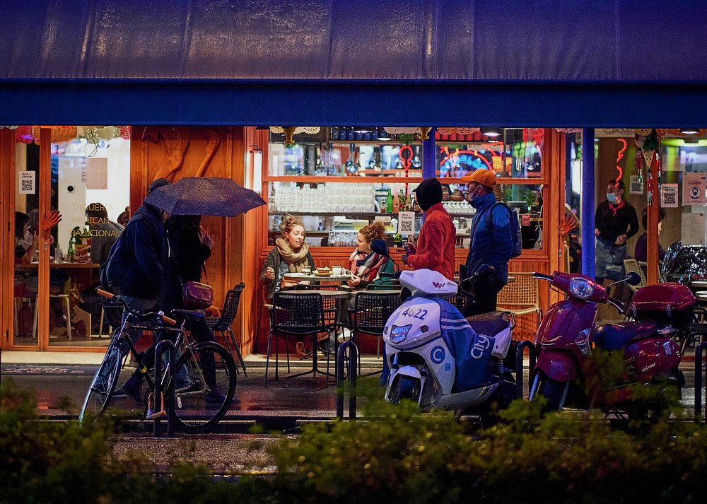 Night in Montmartre (Paris, France)