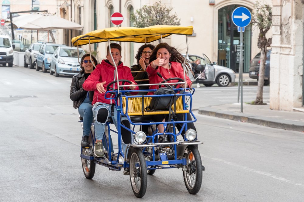 На улицах Сиракузы