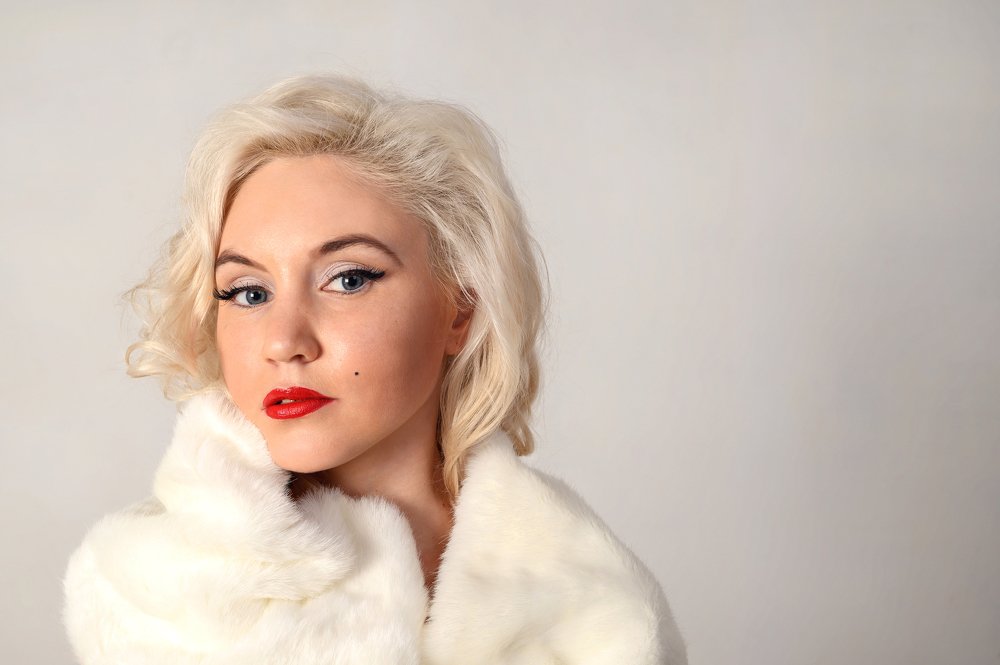 Нет это не Мэрилин, это Дарья!