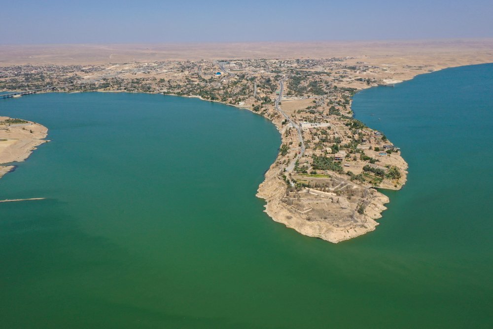 The city surrounded by water