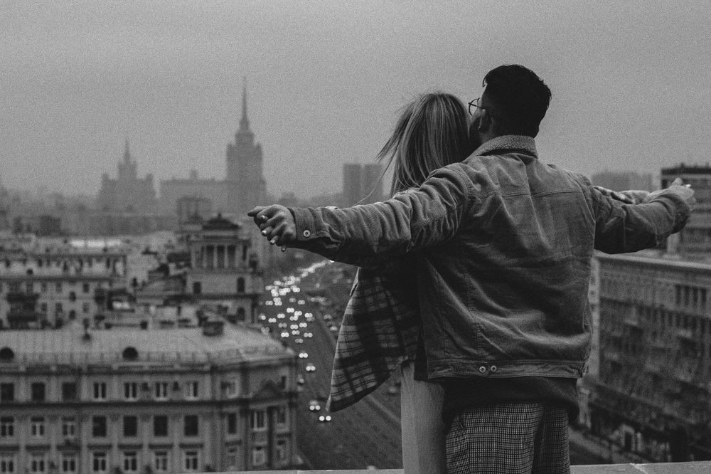 Миром правит любовь!