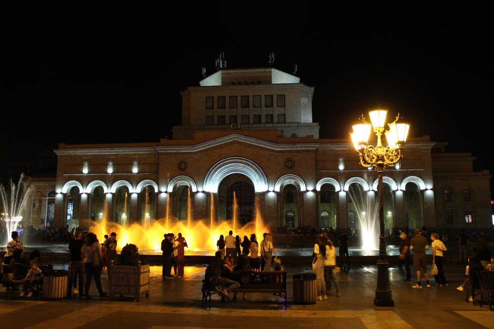 ночной Ереван