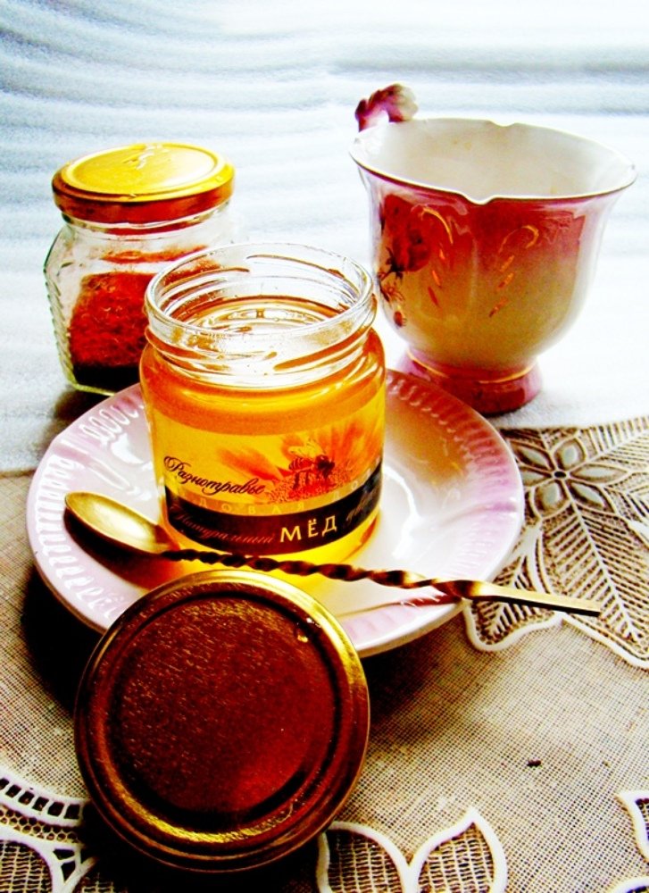 Лечение мёдом  и чаем на травах...