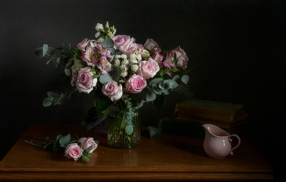 И аромат прекрасных роз......