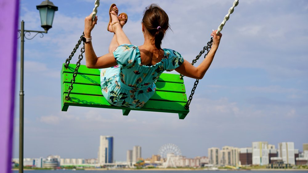 Зеленые качели