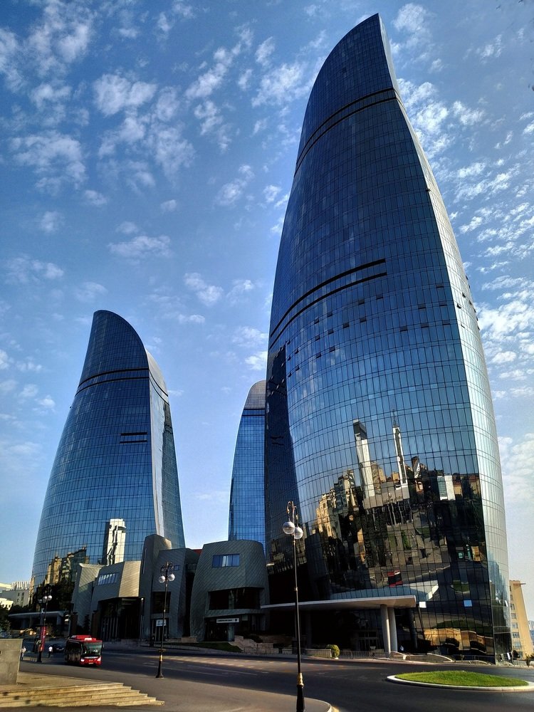 Башни Баку