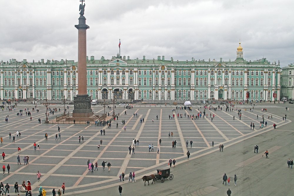 ДВОРЦОВАЯ ПЛОЩАДЬ