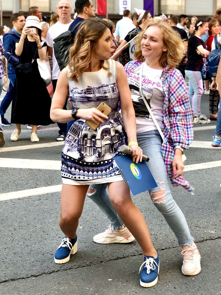 Уличные танцы.