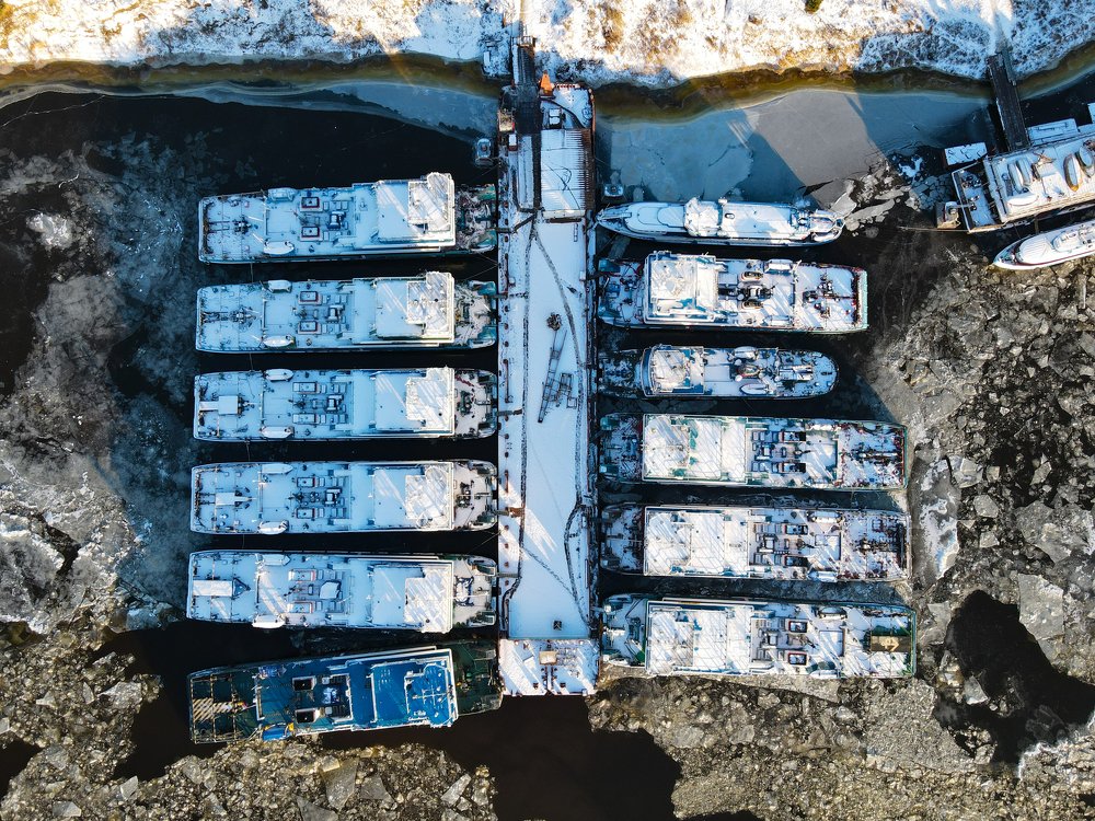 Корабли на зимней стоянке / Ships on the winter Parking lot